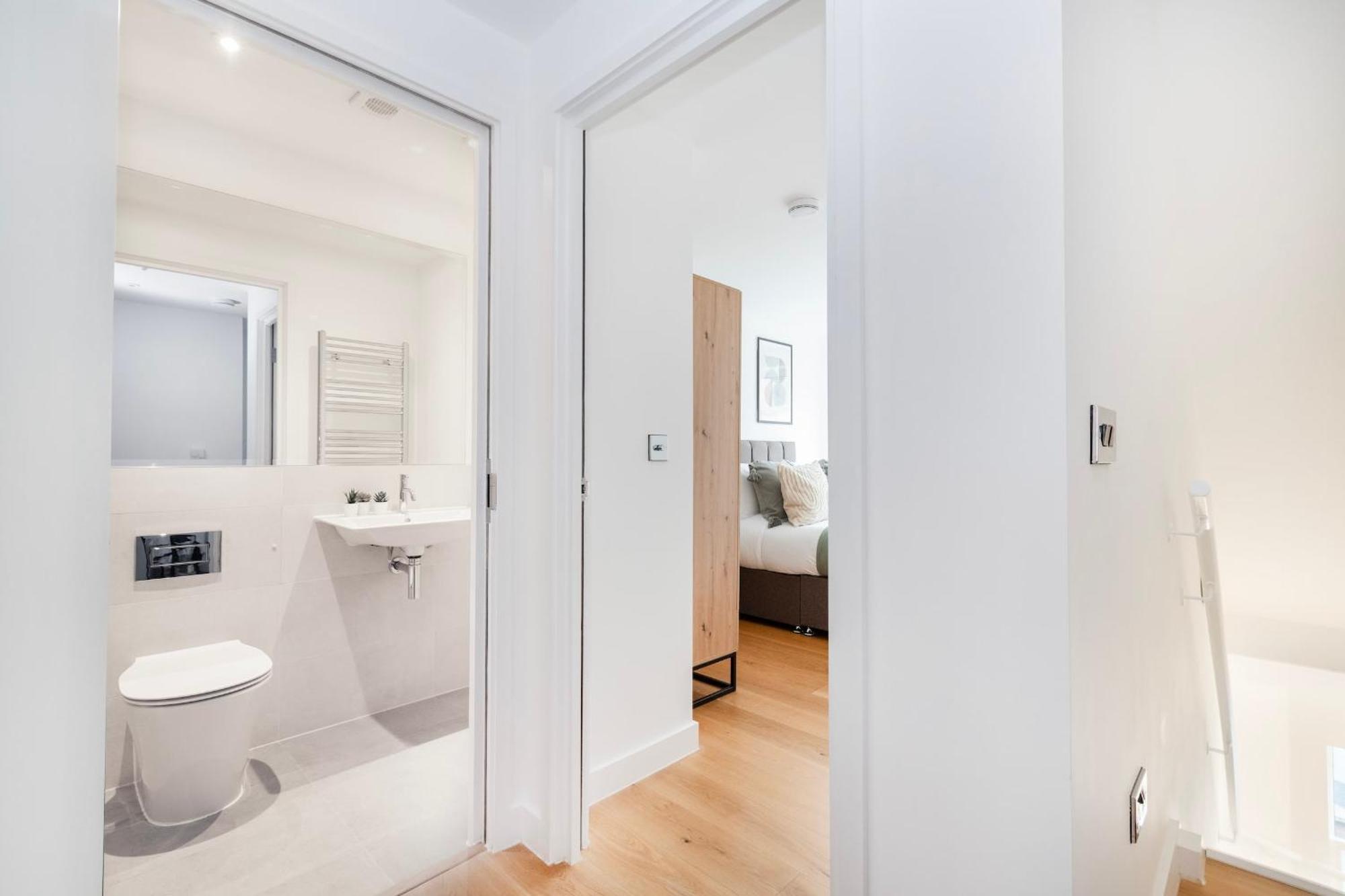 Fitzrovia & Soho - 2Br With Balcony - Cityapartmentstay London Eksteriør bilde