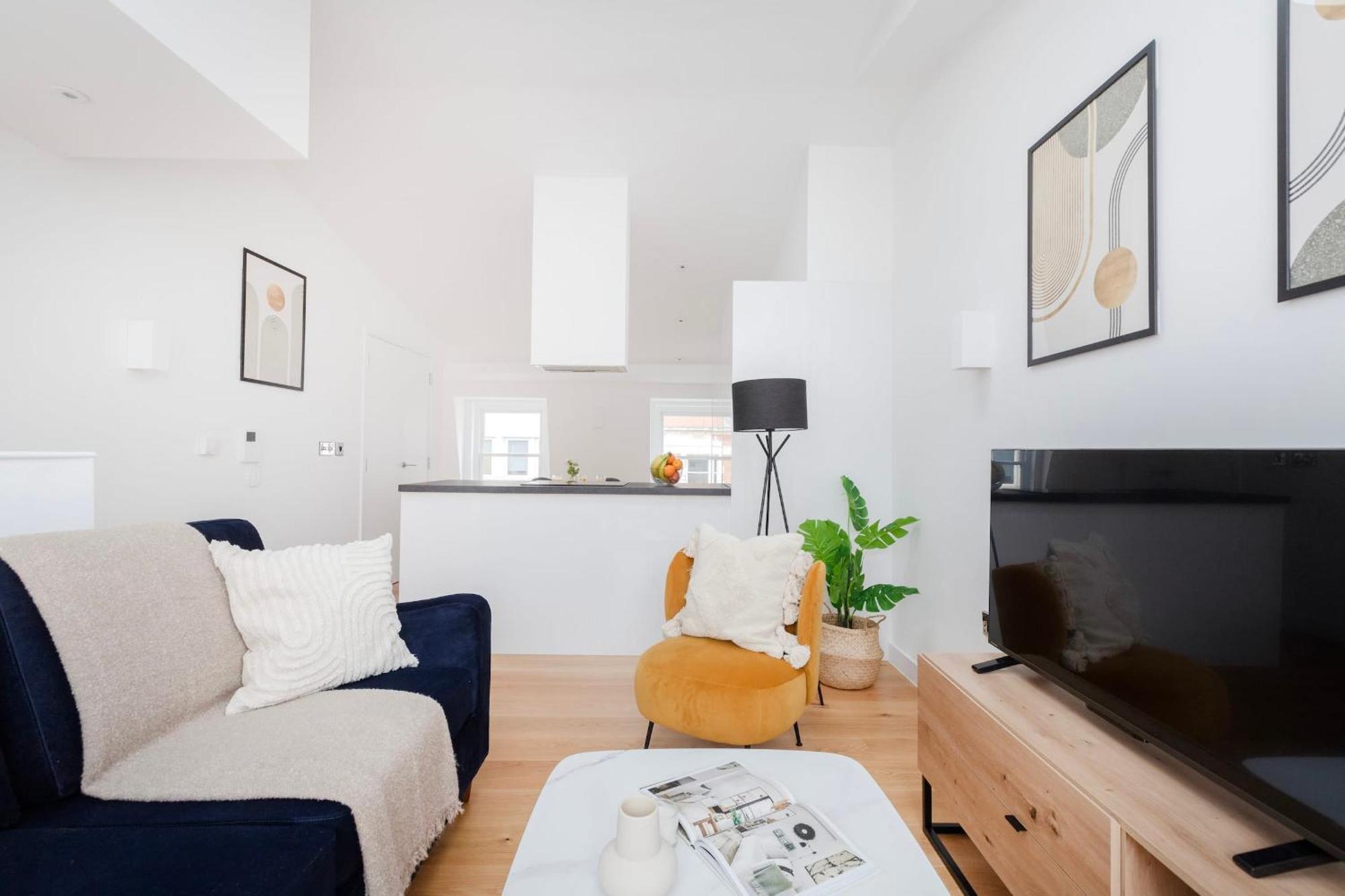 Fitzrovia & Soho - 2Br With Balcony - Cityapartmentstay London Eksteriør bilde