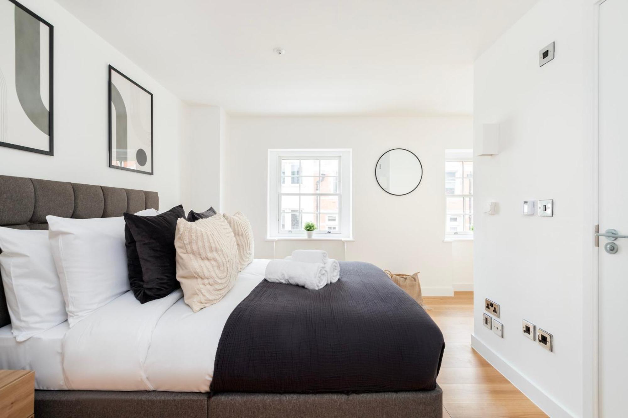 Fitzrovia & Soho - 2Br With Balcony - Cityapartmentstay London Eksteriør bilde