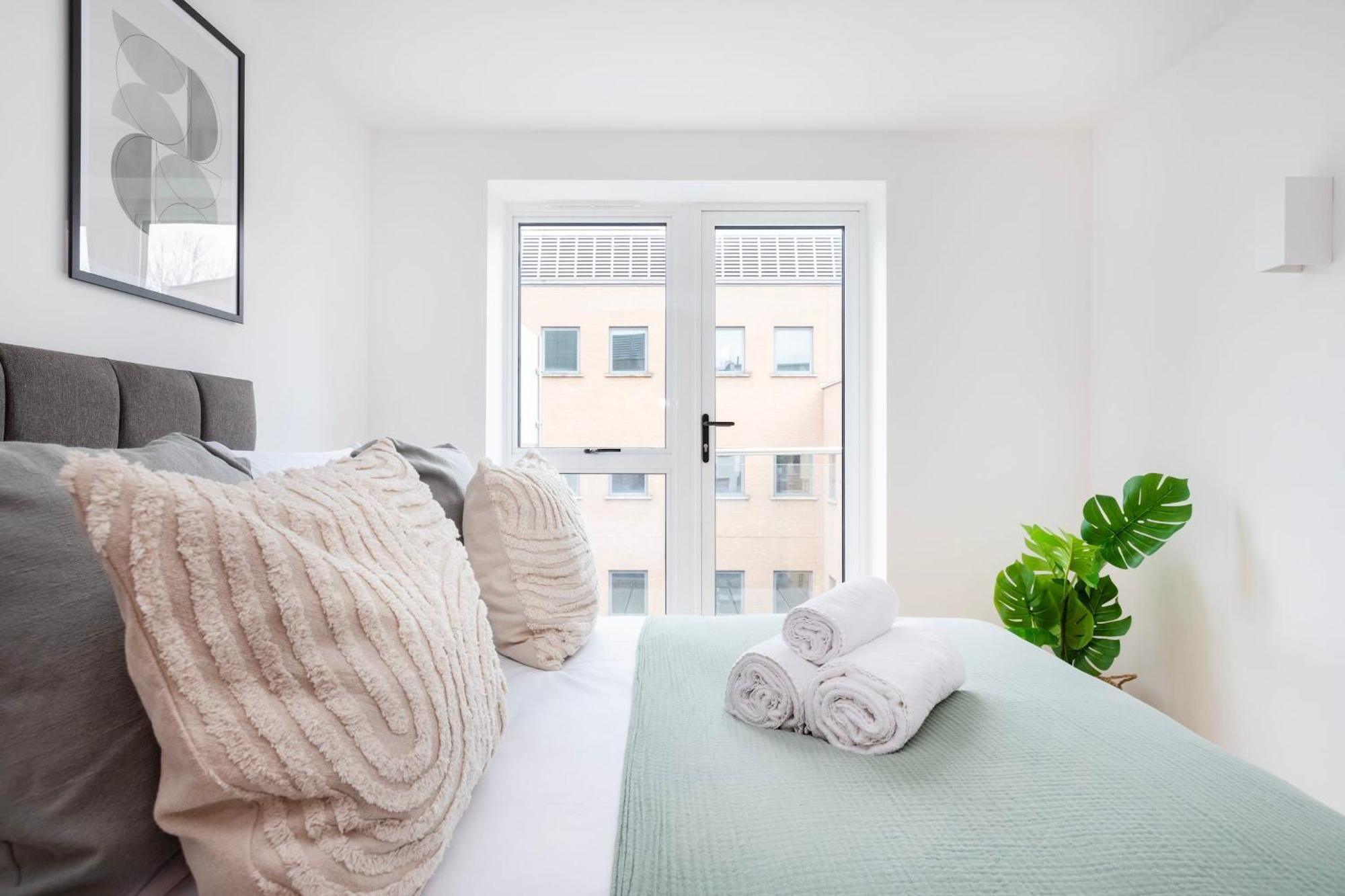 Fitzrovia & Soho - 2Br With Balcony - Cityapartmentstay London Eksteriør bilde