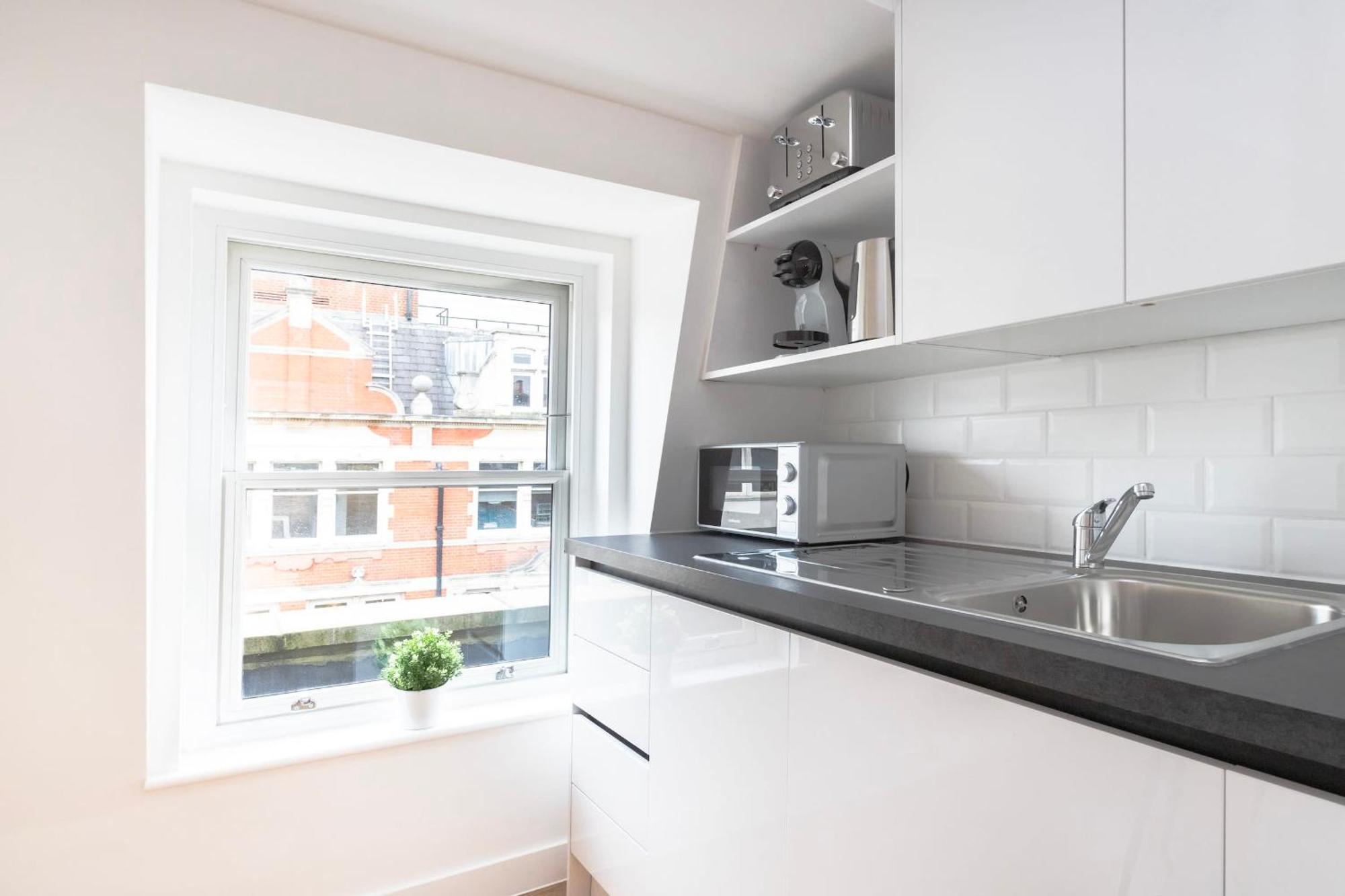 Fitzrovia & Soho - 2Br With Balcony - Cityapartmentstay London Eksteriør bilde