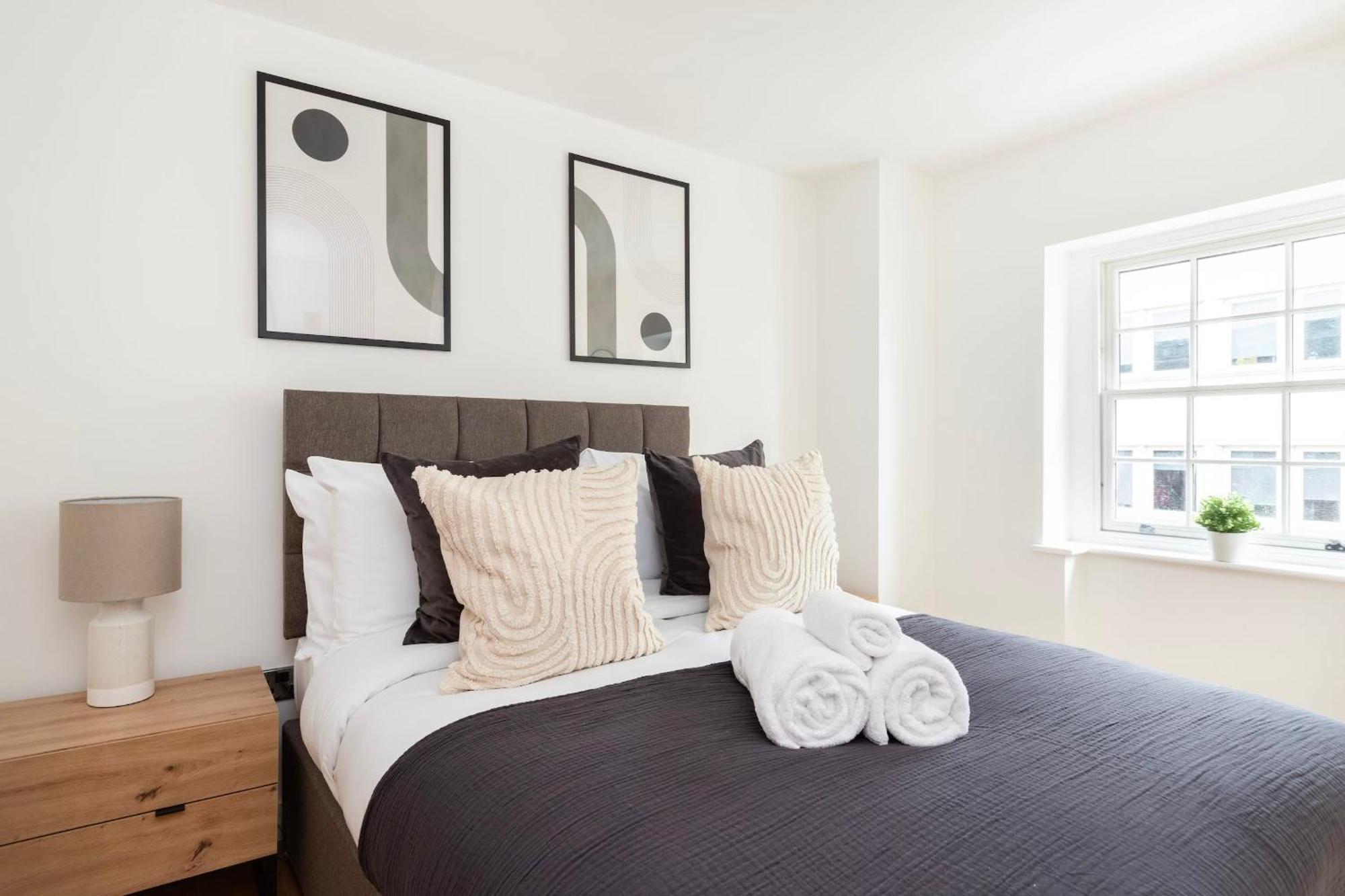 Fitzrovia & Soho - 2Br With Balcony - Cityapartmentstay London Eksteriør bilde