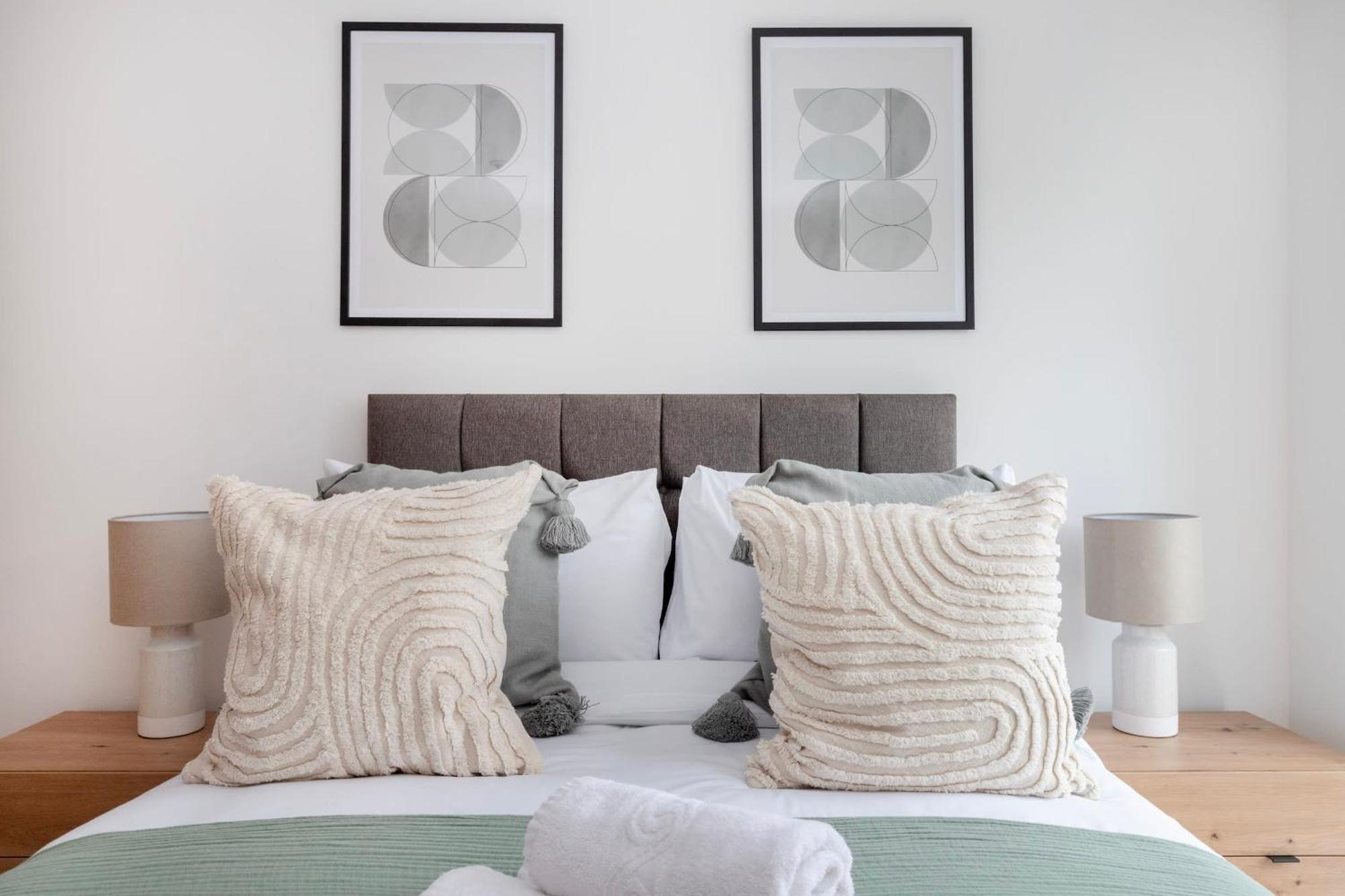 Fitzrovia & Soho - 2Br With Balcony - Cityapartmentstay London Eksteriør bilde